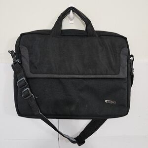 16" Solo Black Zippered Laptop Computer Soft Case with Front Storage Pocket and